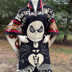 Poncho de alpaca Jack Skellington: estilo unissex feito à mão