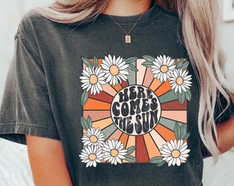 Comfort Colors, Here Comes The Sun Shirt, Retro Women Shirts, Vintage Tees, Trendy Women Shirts, Retro T Shirts, Motivational T-Shirt