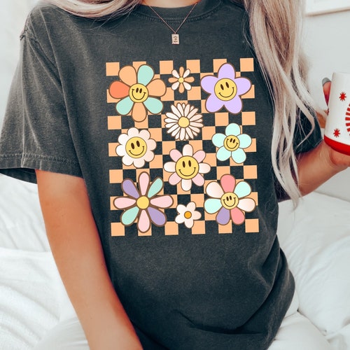 Camiseta de flores a cuadros retro, camiseta de inspiración vintage Comfort Colors, camiseta Boho Groovy, camiseta Retro Vintage Fall