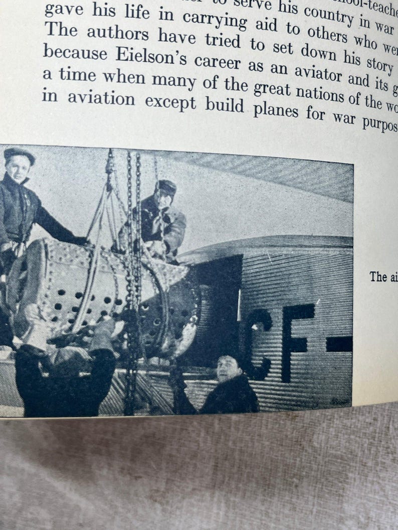 Illustration of The Wonder Book of the Air