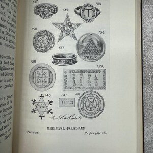 1972, O Livro dos Talismãs, Amuletos e Gemas Zodiacais por William Thomas Pavitt imagem 8