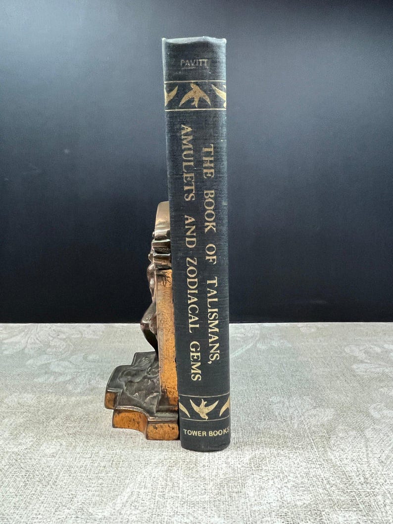 1972, O Livro dos Talismãs, Amuletos e Gemas Zodiacais por William Thomas Pavitt imagem 7