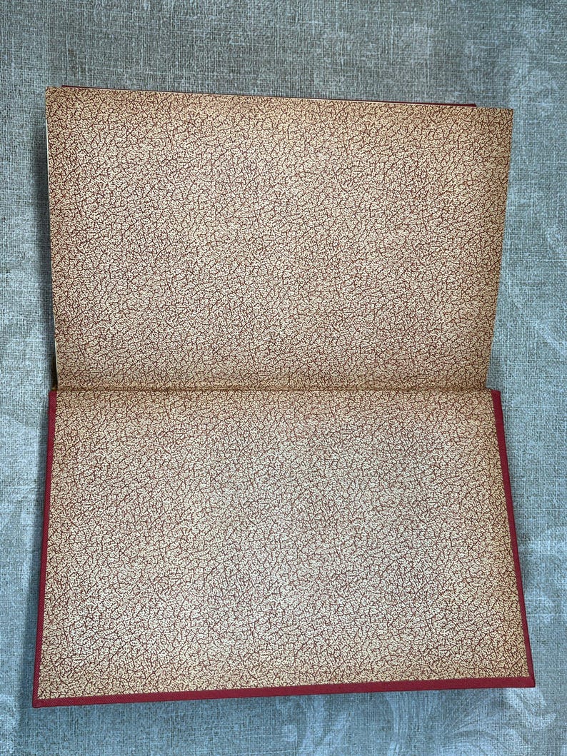 End papers of Mémoires De Mademoiselle Aglaé