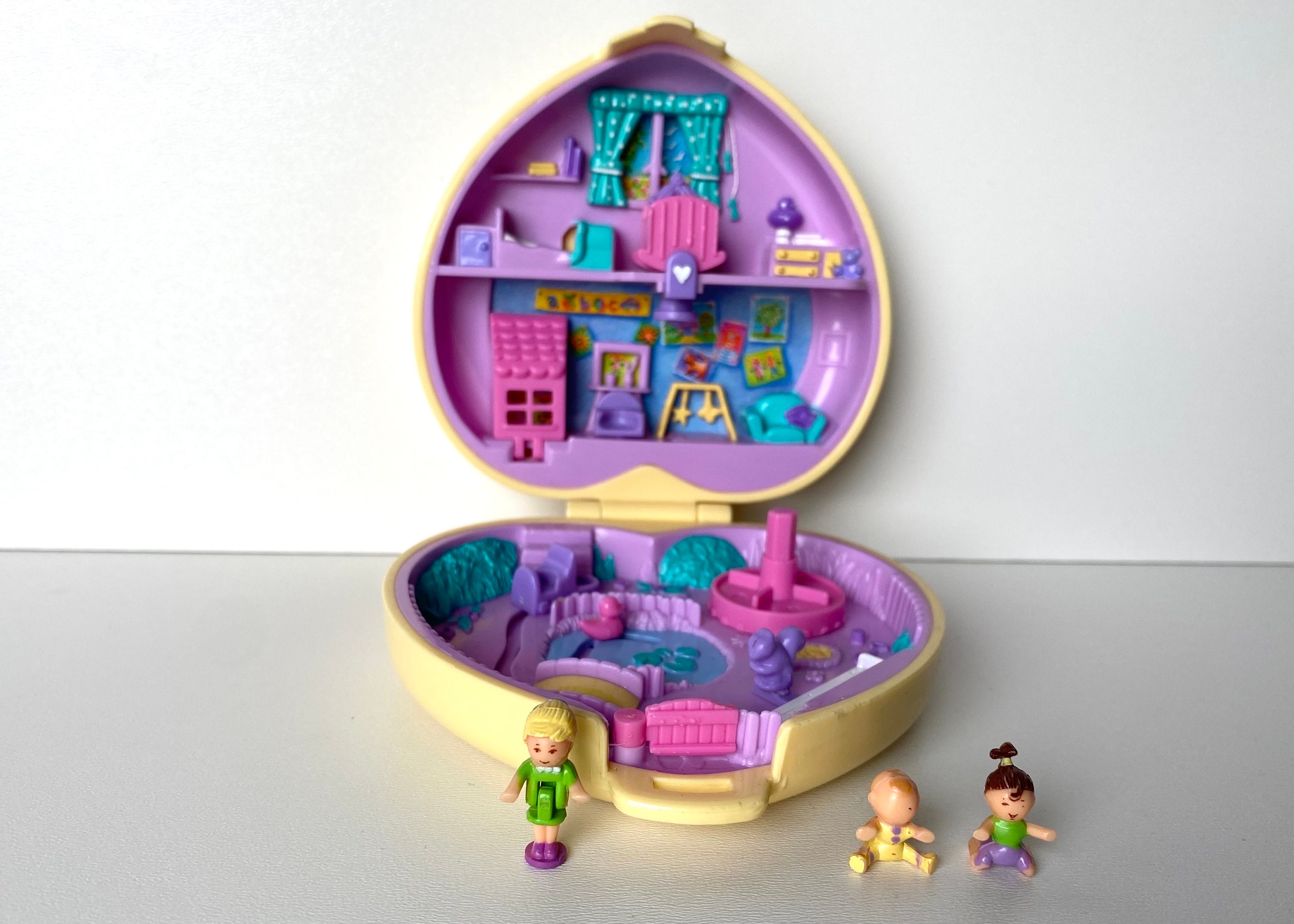 babysitting - Polly Pocket Bluebird (vintage)