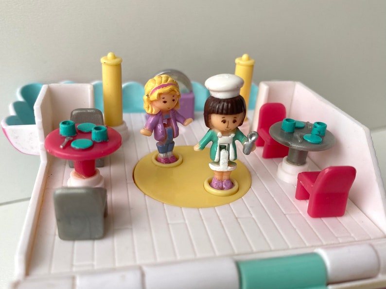 Vintage Polly Pocket: Pizzeria Pollyville Bluebird Toys 1993 complete image 7