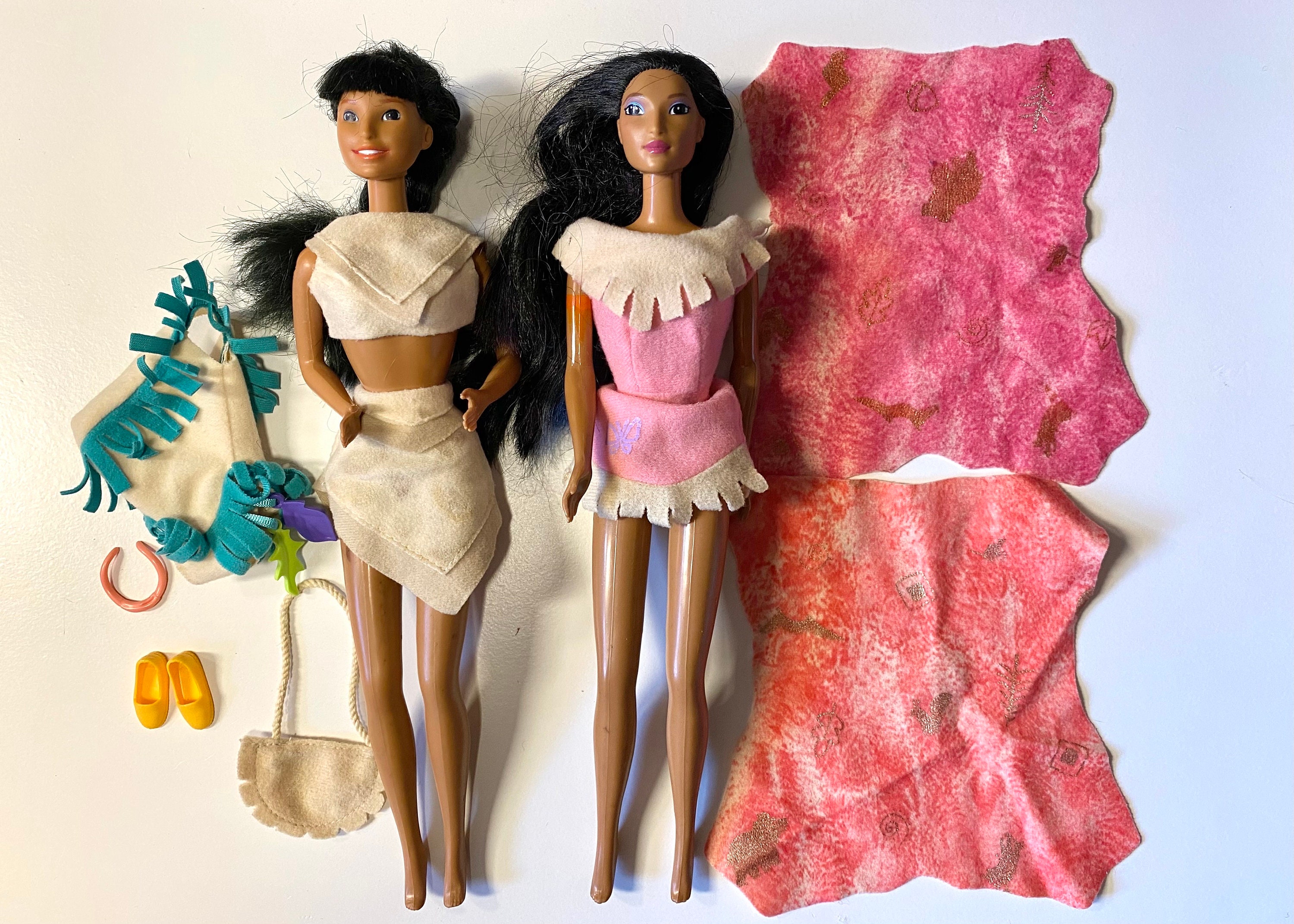 redden veiligheid Intact Vintage Barbie: Disney Pocahontas and Nakoma - Etsy