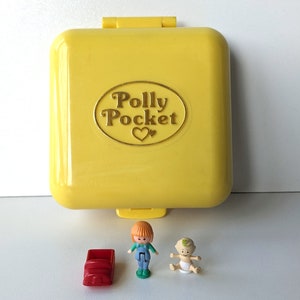 Vintage Polly Pocket: Midges Play School / Midges Nursery School Playset Yellow case version. Bluebird Toys 1989 complete image 2