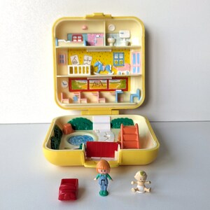 Vintage Polly Pocket: Midges Play School / Midges Nursery School Playset Yellow case version. Bluebird Toys 1989 complete image 1