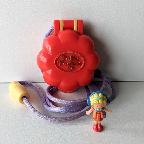 Vintage Polly Pocket: Polly in her Music Room Locket - Bluebird Toys 1991 - broken record player