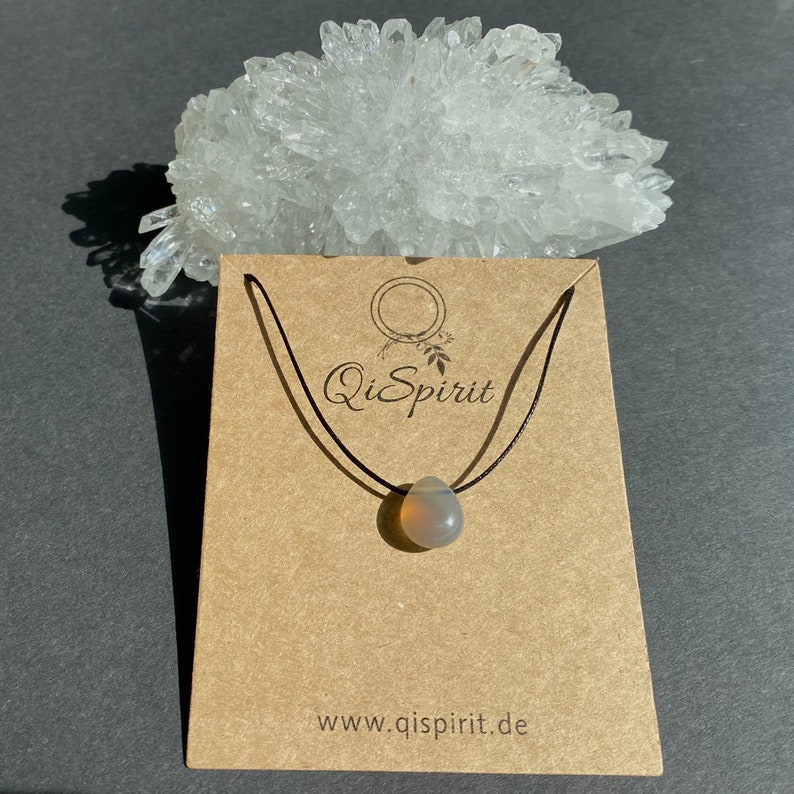 QiSpirit® Water Drop Necklace, Macrame Choker Color Selectable, Natural Crystals, New Age Gem, Meditation Yoga, Talisman, Quartz Jewelry 15.Achat Grau