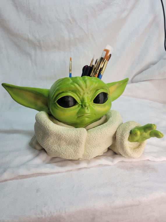 Hand Painted Grogu Baby Yoda mandalorian Desktop Organizer – Pen, Pencil & Paintbrush Holder for Gamers. Office, Studio.