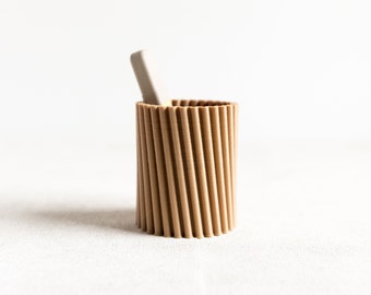 MOMO | Brush pot in recycled wood pencils, makeup. Storage and organizer of design and geometric office. Original gift