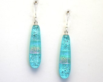 Pendientes de vidrio fusionado dicroico. Hechos a mano en Maui, Hawái.