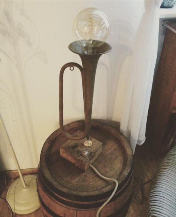 Lampe Antique de Clairon Cuivre - Français Chêne Rustique