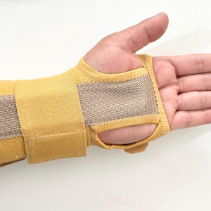 Adjustable Wrist Support Brace with Splint: Carpal Tunnel & Arthritis