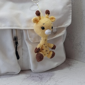 Giraffe keychain, handmade knitted stuffed figure Giraffe, Giraffe bag charm, Giraffe bag decor, Giraffe safari animals