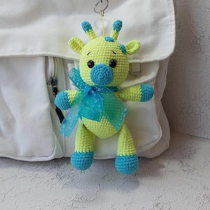 Giraffe soft keychain, handmade knitted stuffed toy Giraffe bag decor, Giraffe nursery decor, bag charm, bad accessories