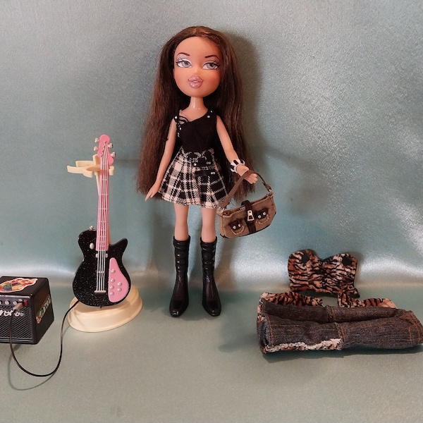 Bratz Collectible Rare doll 2001 MGA, Clothes, Rare Bratz doll with a guitare