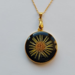 Sunflower necklace, Real Flower resin pendant necklace, handmade resin accessories jewelry, pendant terrarium, wiccan necklace