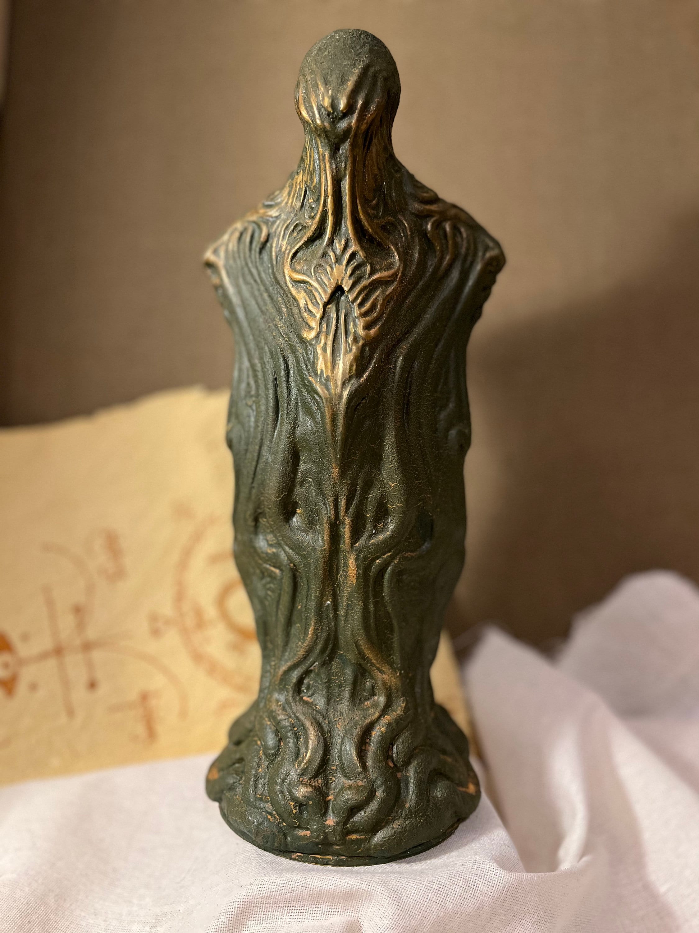 手作りのクトゥルフ像：ダークファンタジーゴシック装飾 - Etsy 日本