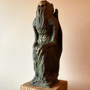 Cthulhu idol III - throne - skull - lovecraft