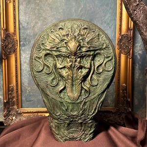 Cthulhu Statue – Lovecraft Mythos, Cosmic Horror Decor, H.P. Lovecraft Art, Handmade Sculpture, Cthulhu Mythos