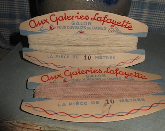 2 Pk Vintage Französische Spitzenborte 10 Meter Schönes Vintage Label/ Aux Galeries Lafayette/ unbenutzter alter Lagerbestand/ Basteln/Puppenkleidung/