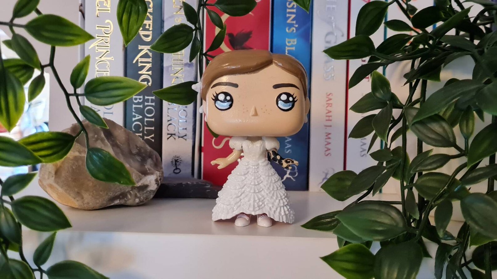 Custom Funko Pop A Court of Thorns and Roses Inspired Feyre - Etsy