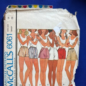 McCall's Sewing Pattern 6061 Misses Set of Shorts Size 14 Cut Complete