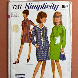 Simplicity Sewing Pattern 7317 Junior Petites&#39; Set-in Dress in Two Lengths & Shorts Size 9JP Bust 32-1/2 Cut Complete