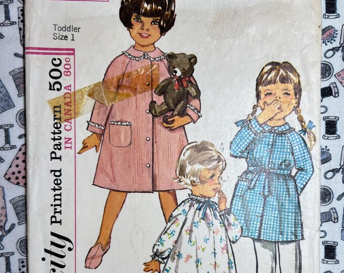 Simplicity Sewing Pattern 5762 Toddler's Nightgown and Robe Size 1 Cut ...