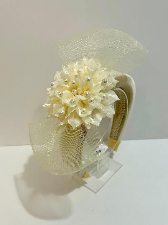 Cream Pearl Flower Headband Fascinator: Elegant Wedding  display picture 1