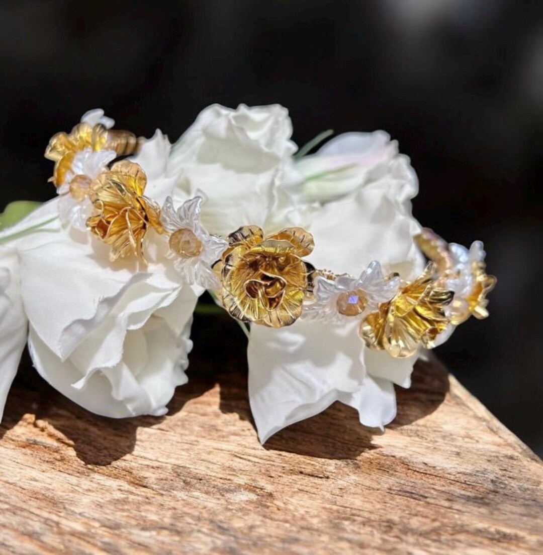Gold Flower Wedding Headband: Pearl & Crystal Jeweled Hair  display picture 3