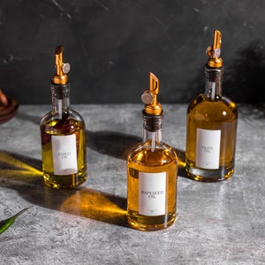 VIOLET Oil & Vinegar Glass Bottle Pourer | Size 200ml, 500ml, 700ml | Silver, Bronze Gold Pourer | Custom labels | Oil/Vinegar Dispenser