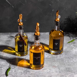 VIOLET Oil & Vinegar Glass Bottle Pourer | Size 200ml, 500ml, 700ml | Silver, Bronze Gold Pourer | Custom BLACK labels | Oil Dispenser