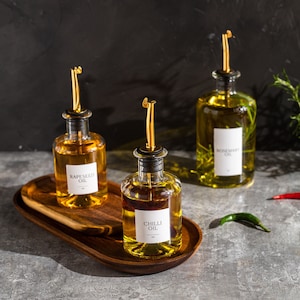 Bouteille verseur en verre pour huile et vinaigre KRISHA | Format 200 ml, 500 ml | Verseur argent, or, or rose | Étiquettes personnalisées | Distributeur d'huile/vinaigre