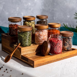 HIMAYA Glass Spice Jars with Natural Acacia Wood Lids Size 160ml & 300ml FREE Custom Black labels Organise Pantry Acacia Spice Rack