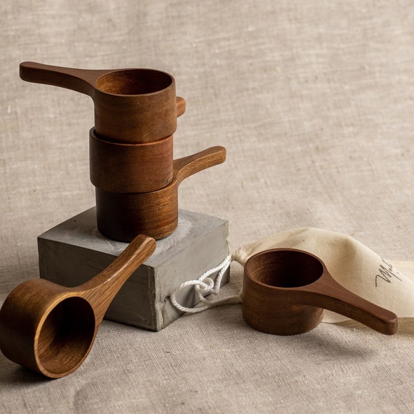 DINALI Natürliche Akazie Schaufel | Handgemachte Holzschaufel | Nachhaltiges Holz | Speiselöffel | Kaffeelöffel | passendes Täschchen