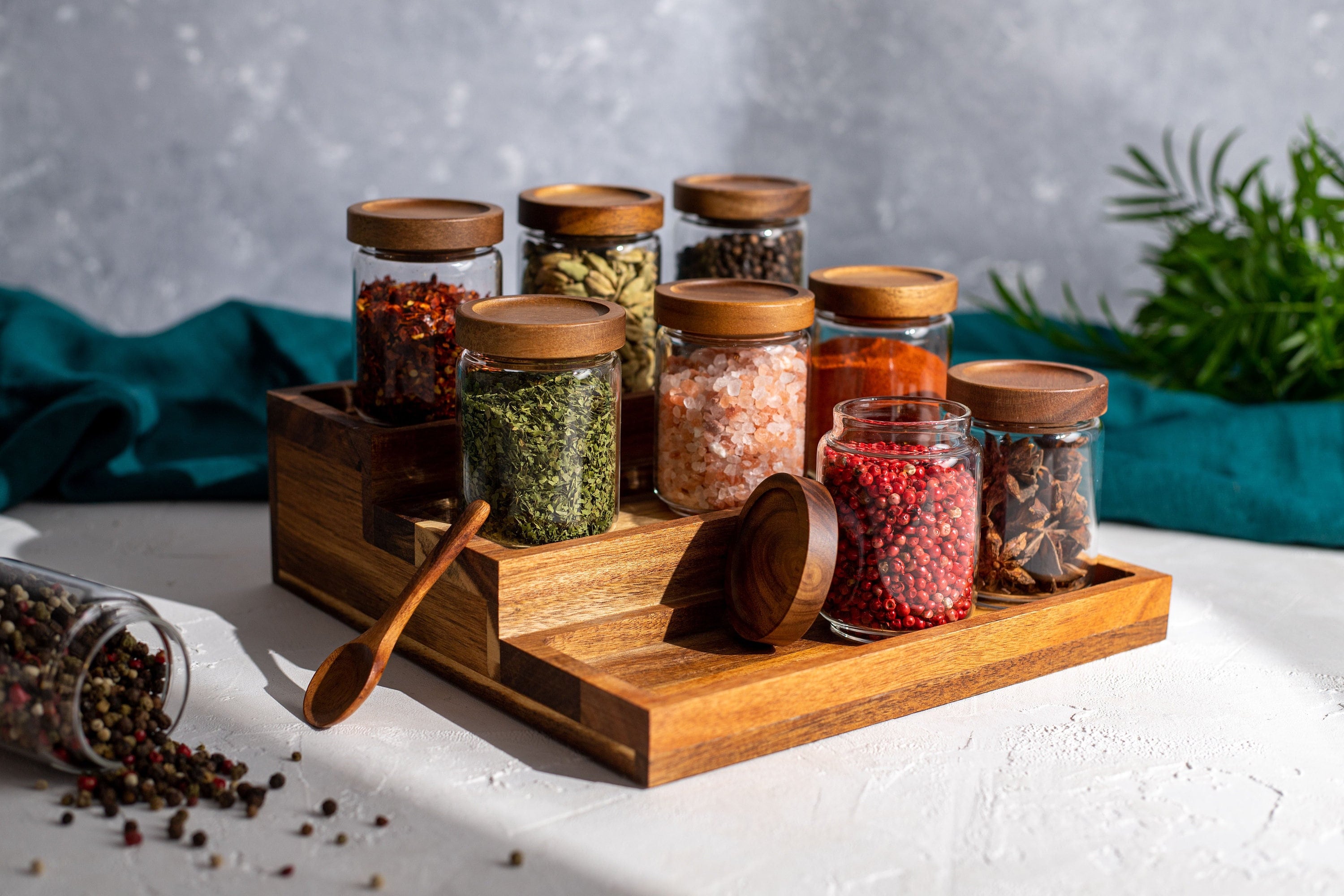 Buy Wooden Lid Pantry Jars with 12 Herbs – Spice It Your Way