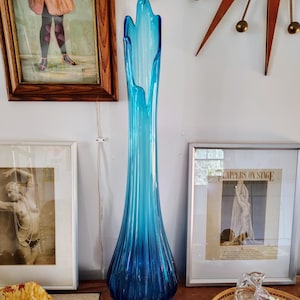 26&#39;&#39; LE Smith Ribbed Blue Peacock Vase, Swung Vase, L.E. Smith, MCM, Midcentury, Ribbed Vase, Floor Vase,