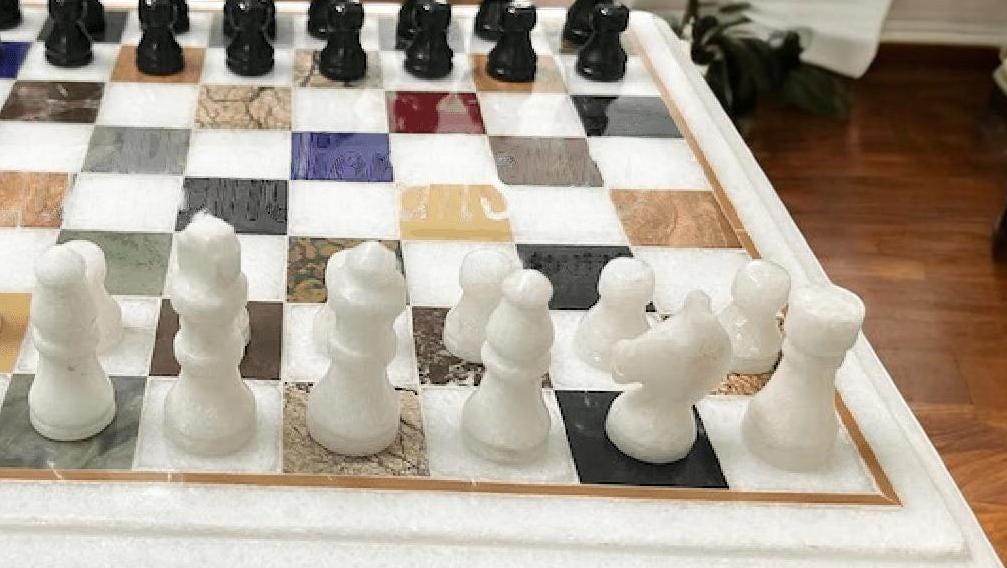 手作りの大理石象嵌チェステーブルトップと石のチェス駒 - Etsy 日本