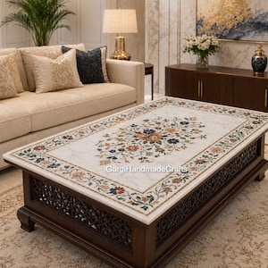 Tavolino da caffè artigianale con intarsi in marmo, piano in pietra dura con decorazioni floreali, mobile rettangolare per soggiorno.