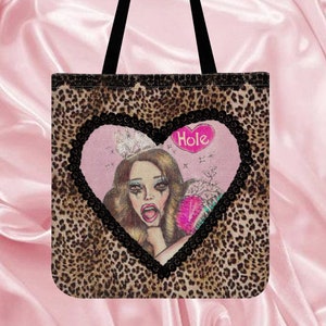 Courtney Love ファブリック トート バッグ – アニマル プリントとレース デザイン、グランジ ロック アイコン イラスト – ホール バンド アクセサリー
