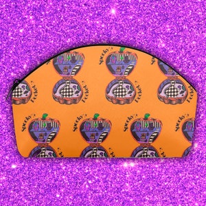 Polly Pocket Halloween Curve Make-up-Tasche – gruselige süße Pastell-Gothic-Tasche, gruseliges Puppenhaus, Grunge-Make-up-Tasche