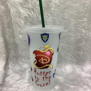 Disney Descendants Colour Change Cold Cup. Complete with Straw & Lid .  24oz Plastic cup -  Reusable Ecofriendly Gift for Teen Birthday