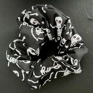 Esqueleto Amplio Elástico Scrunchie
