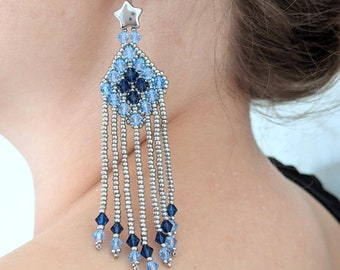 Boucles d'oreilles franges bleues et argent, boucles d'oreilles bohème chic en cristal de Swarovski, bijou en perles de haute qualité