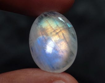 Size-17X13X5 MM  Rainbow Moonstone Very High Grade Cabochon Gemstone, Chatoyant Natural Gemstone, Carat Weight-8.00.