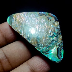 Peso in carati: 54,40 Cabochon di conchiglia di abalone Pietra preziosa sciolta di conchiglia di abalone naturale da utilizzare per la creazione di gioielli. Dimensioni-(46X25X7) mm