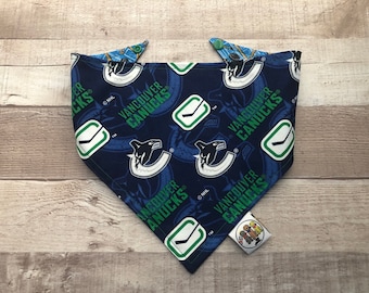 Vancouver Canucks Bandana / 2 STYLES / Vancouver Canucks / Dog•Cat Bandana / Pet Bandana / Snap Bandana / NHL Pet Wear / Dog Fashion